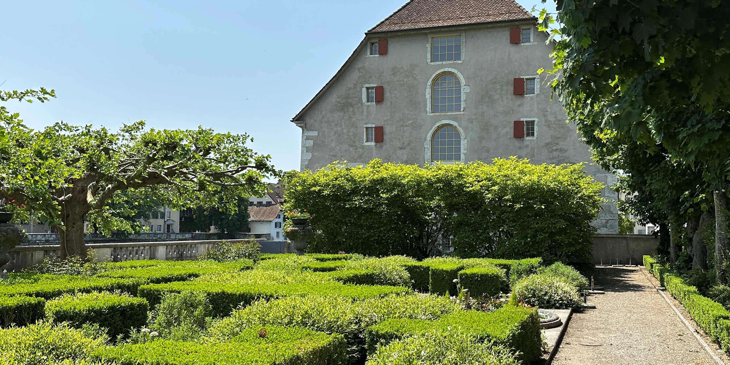 Der Barockgarten im Palais Besenval in Solothurn Der Barockgarten im Palais Besenval in Solothurn